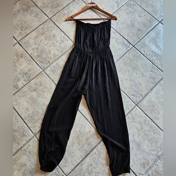 2/40$ FOREVER 21 jumper romper - Picture 3 of 9